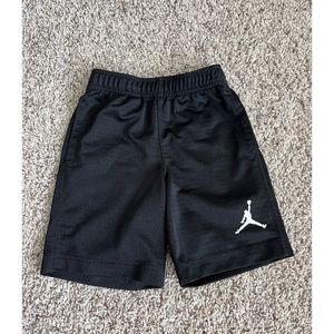 Nike Boys Mesh Basketball Shorts(5T)